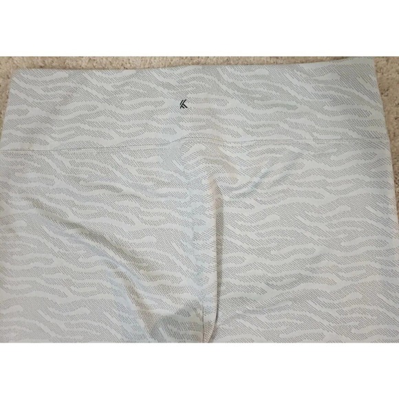 Kyodan ~Woman Sz TG/XL~ Light Gray Striped Print Yoga Active Capri Leggings NWOT - Picture 4 of 12